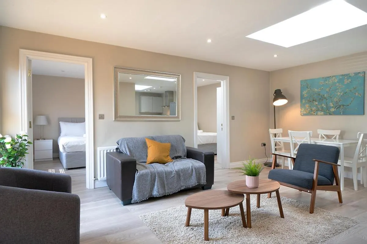 Pop Hollywood - Hip 2Bd Ap - Gold Short Term Stays Belfast